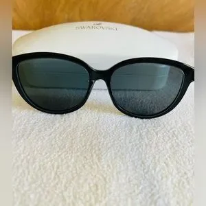 SWAROVSKI Edith SW 77 077 01W Black Sunglasses 56-15-135 prescription attached Swarovski | Accessories | Swarovski Edith Sw 77 77 0w Black  main image 4
